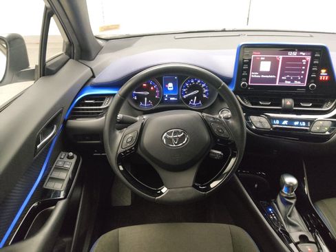 Used 2020 Toyota C-HR XLE FWD image 22