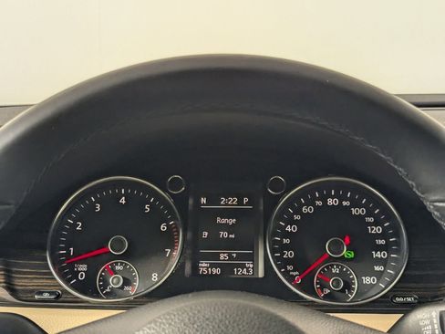 Used 2013 Volkswagen CC Lux image 17