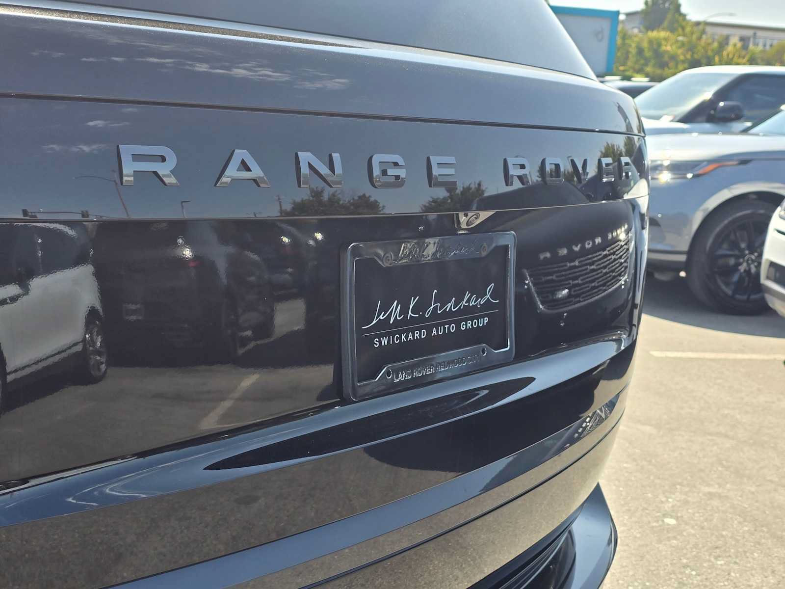 New 2025 Land Rover Range Rover SE AWD/4WD image 16