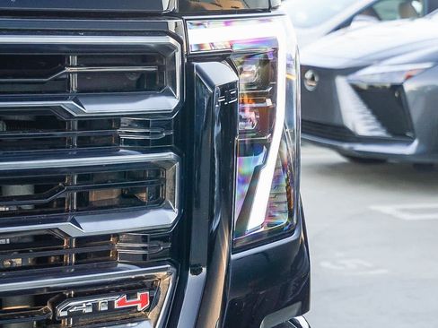 Used 2025 GMC Sierra 2500 AT4 w/ AT4 Premium Plus Package image 7