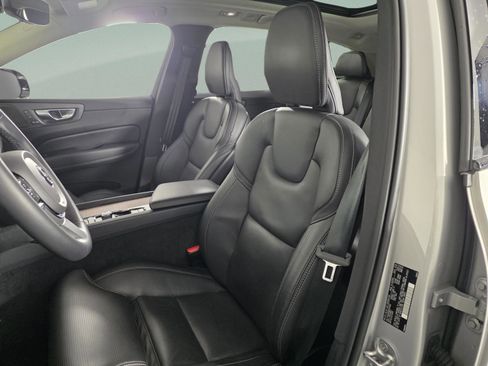 Used 2023 Volvo XC60 B6 Ultimate w/ Protection Package Premier image 10