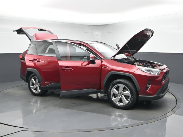 Used 2021 Toyota RAV4 XLE Premium AWD/4WD image 47