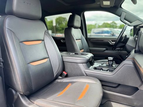 Used 2022 GMC Sierra 1500 AT4 w/ AT4 Preferred Package AWD/4WD image 11