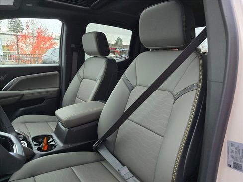 New 2026 Chevrolet Colorado ZR2 w/ Technology Package image 23