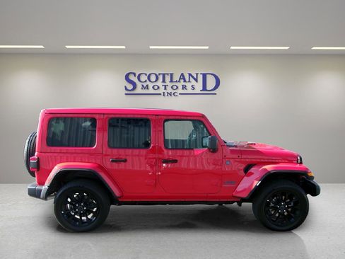 Used 2025 Jeep Wrangler Sahara w/ Safety Group image 5