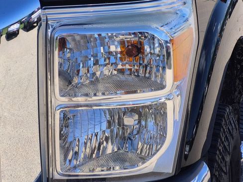 Used 2016 Ford F250 XLT w/ XLT Value Package AWD/4WD image 9