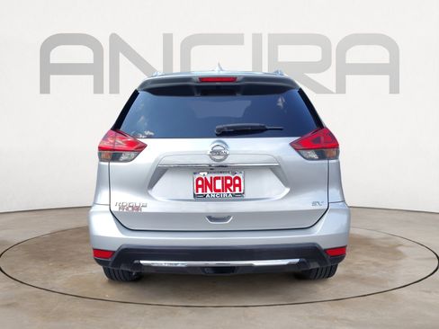 Used 2018 Nissan Rogue SV FWD image 9