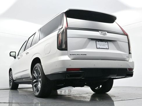 Certified 2022 Cadillac Escalade ESV Sport Platinum w/ Heavy-Duty Trailer Package image 57