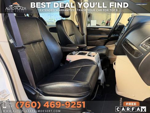 Used 2015 Chrysler Town & Country Touring FWD image 8