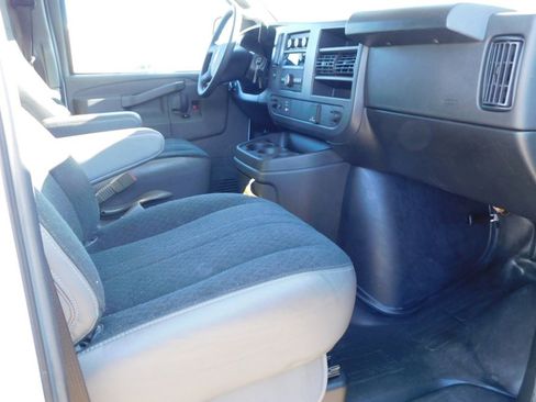 Used 2024 GMC Savana 2500 w/ Driver Convenience Package image 18