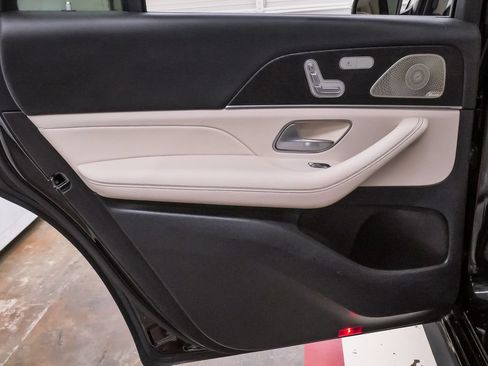 Used 2024 Mercedes-Benz GLS 450 4MATIC image 29