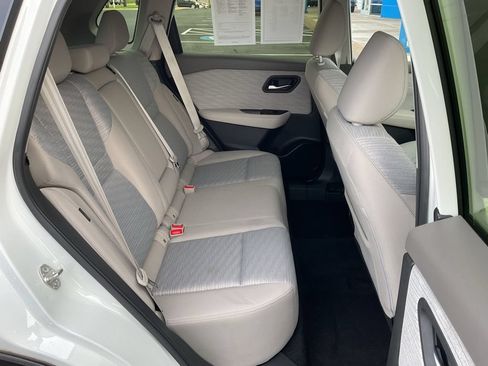 Used 2023 Nissan Rogue SV AWD/4WD image 19