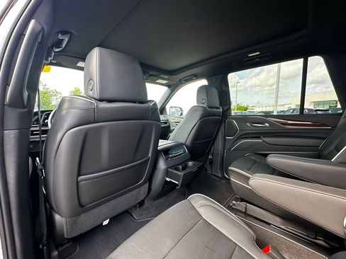 Used 2022 Cadillac Escalade Premium Luxury image 20
