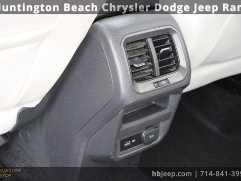 Used 2019 Volkswagen Tiguan SE w/ Panoramic Sunroof Package image 33