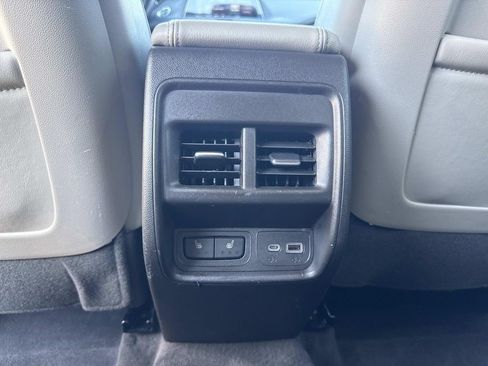 Certified 2023 Cadillac XT4 Luxury w/ Cold Weather Package FWD image 21