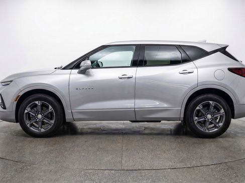 Used 2025 Chevrolet Blazer LT FWD image 5