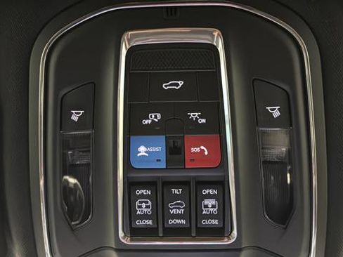 Used 2024 Jeep Grand Cherokee L Limited w/ Luxury Tech Group II image 32