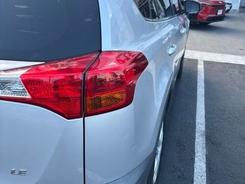 Used 2015 Toyota RAV4 LE FWD image 2