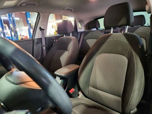 Used 2023 Hyundai Kona SEL AWD/4WD image 8