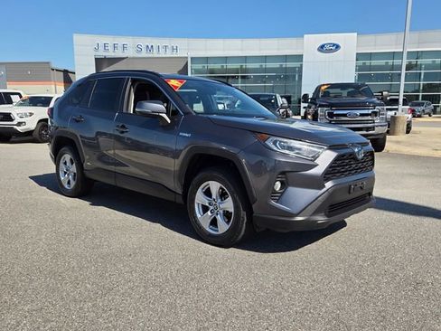 Used 2019 Toyota RAV4 XLE w/ Carpet Mat Package AWD/4WD image 1