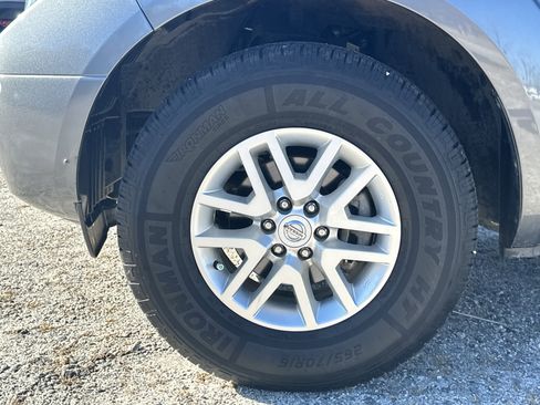 Used 2021 Nissan Frontier SV image 11