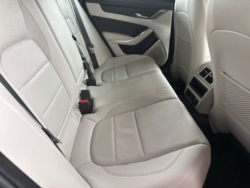 Used 2024 Jaguar XF R-Dynamic SE RWD image 31