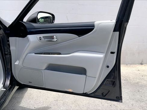 Used 2007 Lexus LS 460 RWD image 28
