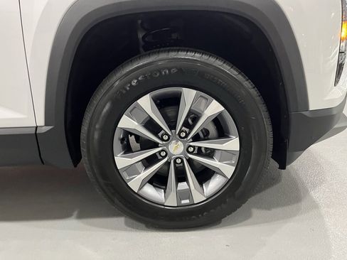 New 2025 Chevrolet Equinox LT w/ Safety and Technology Package image 29