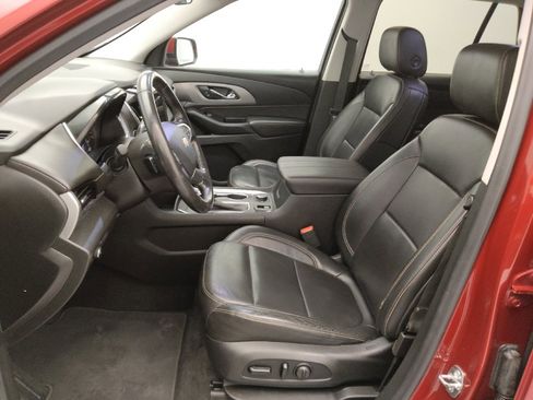 Used 2020 Chevrolet Traverse LT image 17