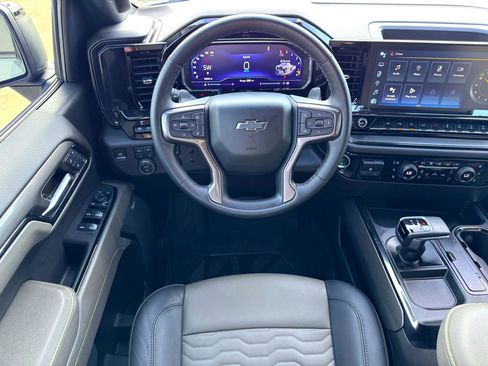 Used 2024 Chevrolet Silverado 1500 ZR2 w/ Technology Package image 24