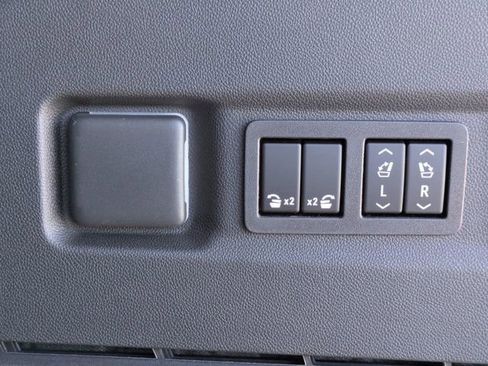 New 2026 Chevrolet Suburban High Country AWD/4WD image 14