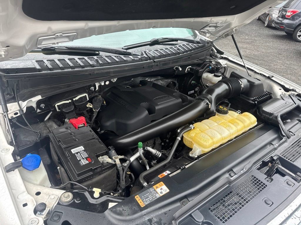 Used 2019 Ford Expedition Limited w/ Equipment Group 302A AWD/4WD image 46