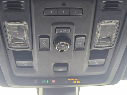 Used 2021 Chevrolet Tahoe Premier AWD/4WD image 38