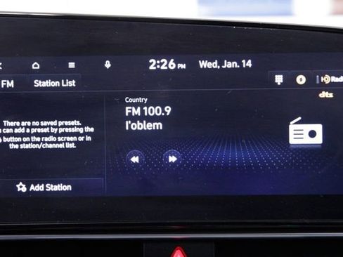 Used 2024 Hyundai Elantra SEL image 31