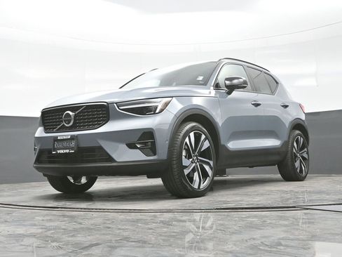 Used 2023 Volvo XC40 B5 Ultimate w/ Protection Package Premier image 25