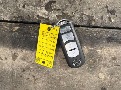 Used 2018 MAZDA CX-5 Touring w/ Preferred Equipment Package FWD image 12
