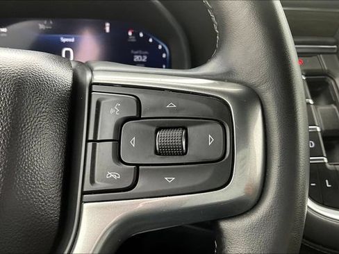 Used 2024 Chevrolet Suburban LT RWD image 12