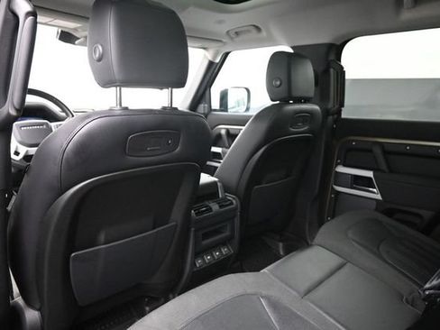 Used 2020 Land Rover Defender 110 SE AWD/4WD image 18