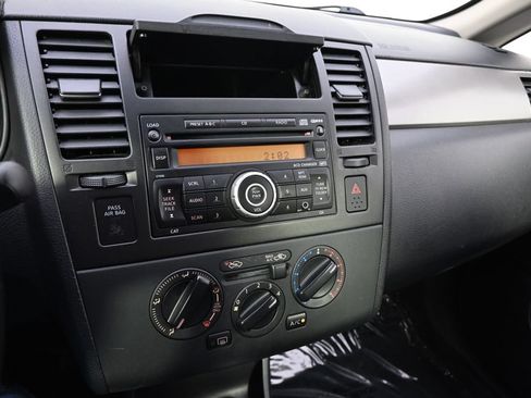 Used 2008 Nissan Versa Hatchback w/ Convenience Pkg FWD image 25