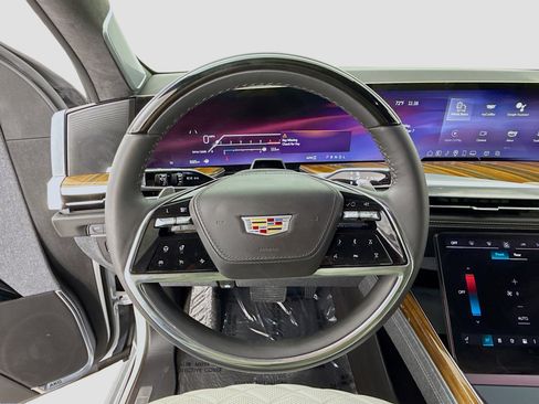 Used 2025 Cadillac Escalade Premium Luxury Platinum image 11