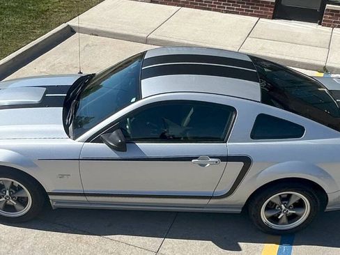 Used 2008 Ford Mustang GT image 10