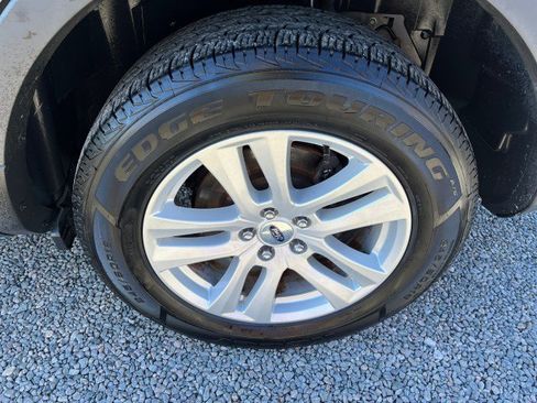 Used 2019 Ford Explorer XLT w/ Equipment Group 202A image 11