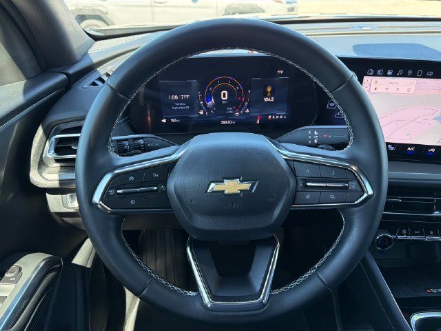 Used 2025 Chevrolet Traverse LT FWD image 10