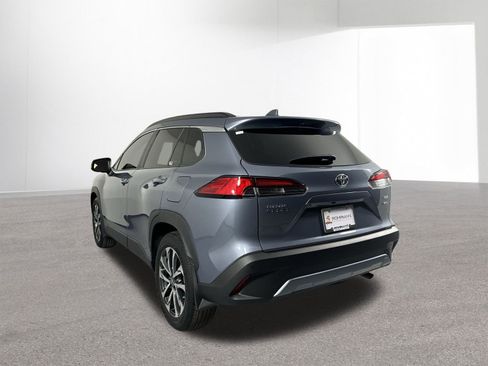 Used 2022 Toyota Corolla Cross XLE image 31
