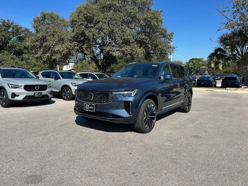 New 2026 Volvo XC90 B5 Core image 2