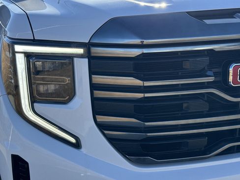 Used 2023 GMC Sierra 1500 AT4 w/ Technology Package image 10