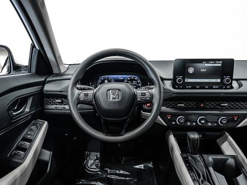 Used 2023 Honda Accord EX image 21