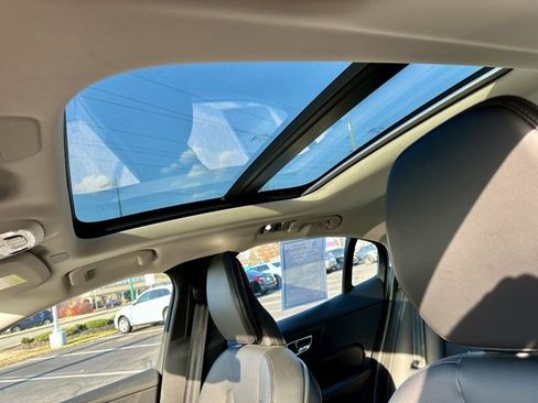 Used 2022 Volvo S60 B5 Inscription image 16