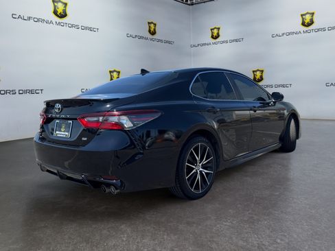 Used 2022 Toyota Camry SE FWD image 5