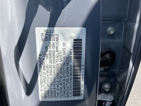 Certified 2025 Honda Pilot Black Edition image 39